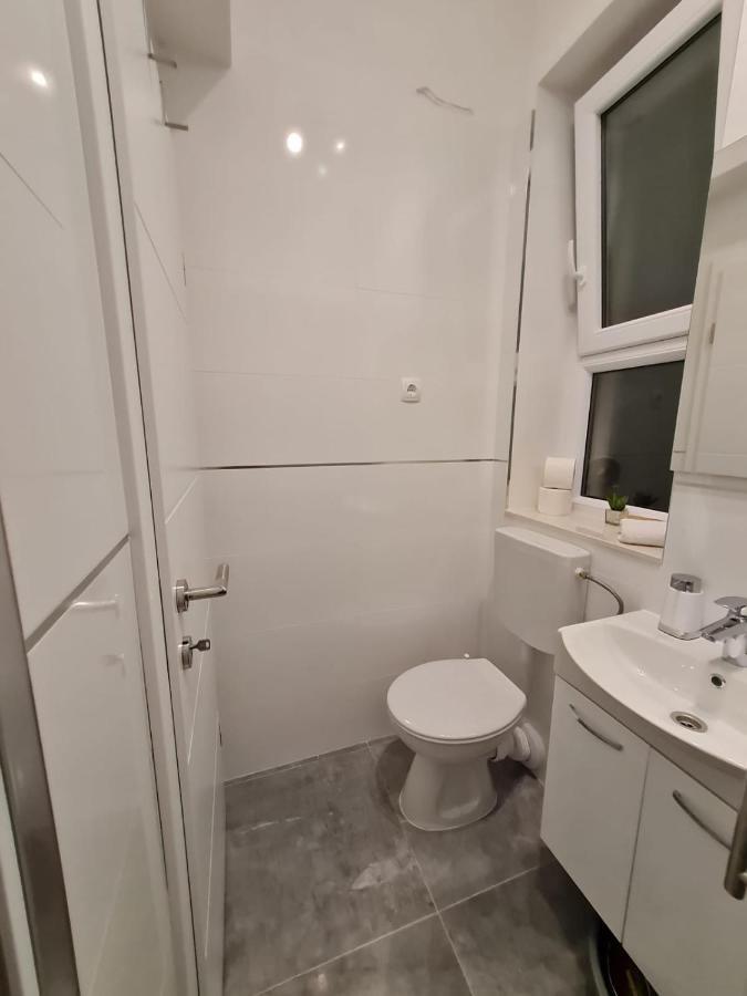 Lovely Apartment Omis Exterior photo
